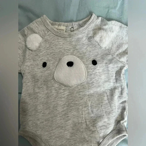 First Impressions Bundle of two onsie Size Newborn - Picture 4 of 9